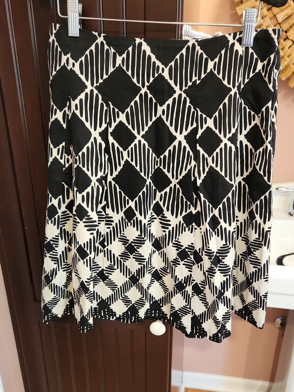 Talbots Black and Cream Geometric A-Line Skirt Sz 8 Lined Side Zipper